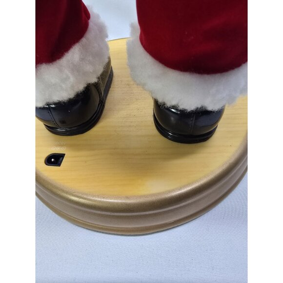 Gemmy Hip Swinging Santa Dances to The Music Of Santa Claus Is Coming To Town - Picture 6 of 16